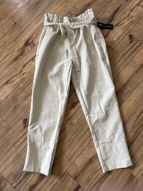 NWT Bagatelle size medium cream colored faux leather pants